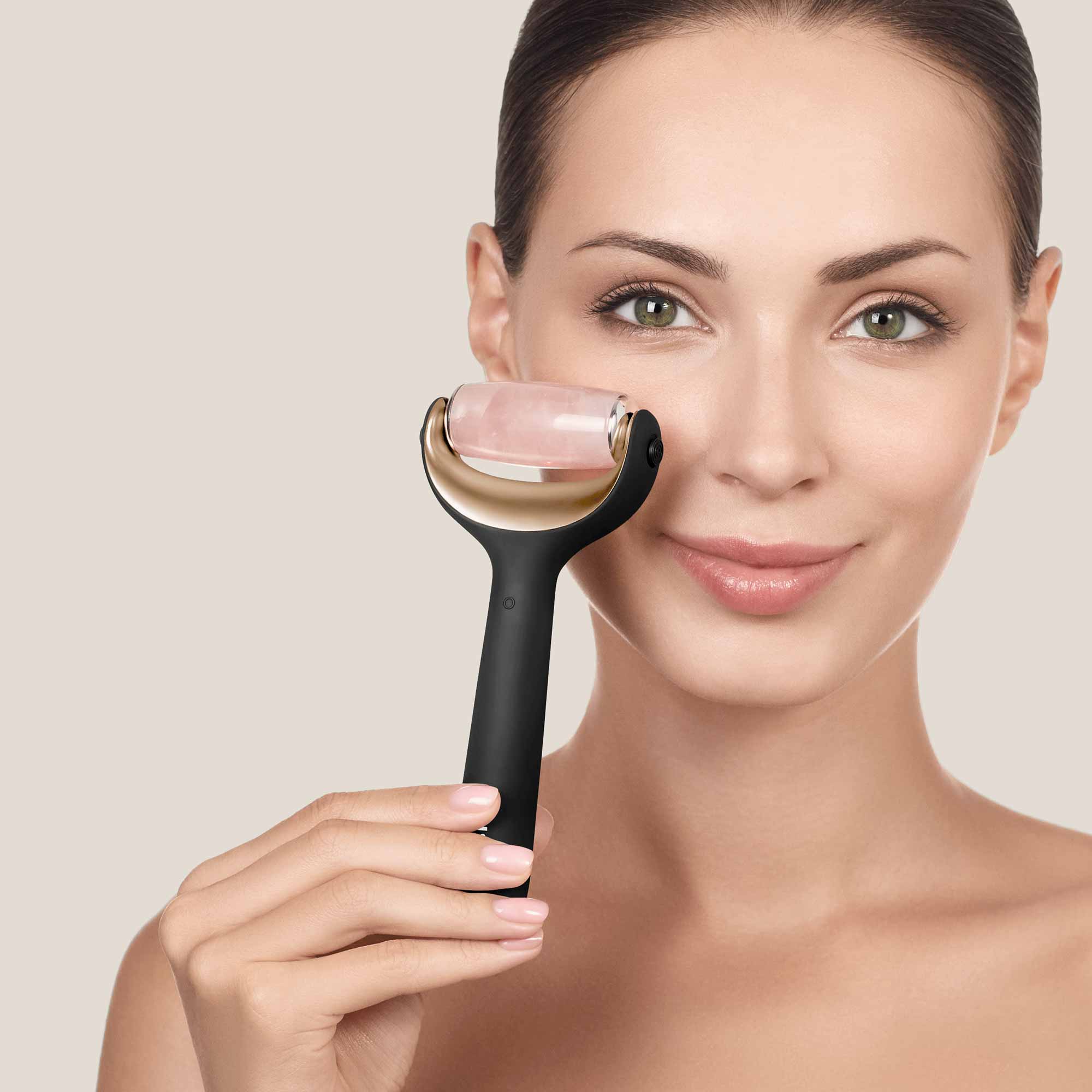Rodillo facial y corporal de microagujas 9 en 1 gris