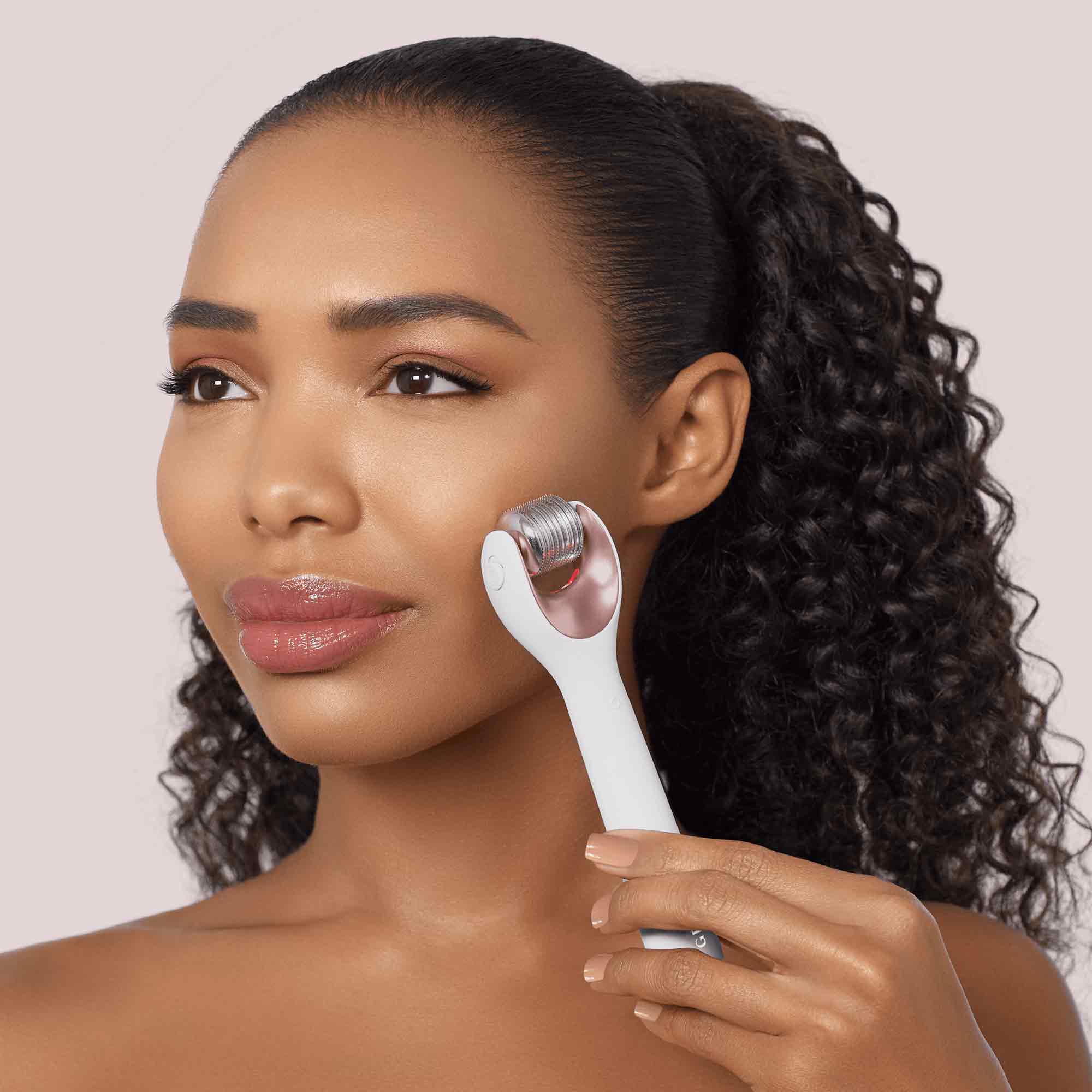 Rodillo facial de microagujas 9 en 1 Starlight