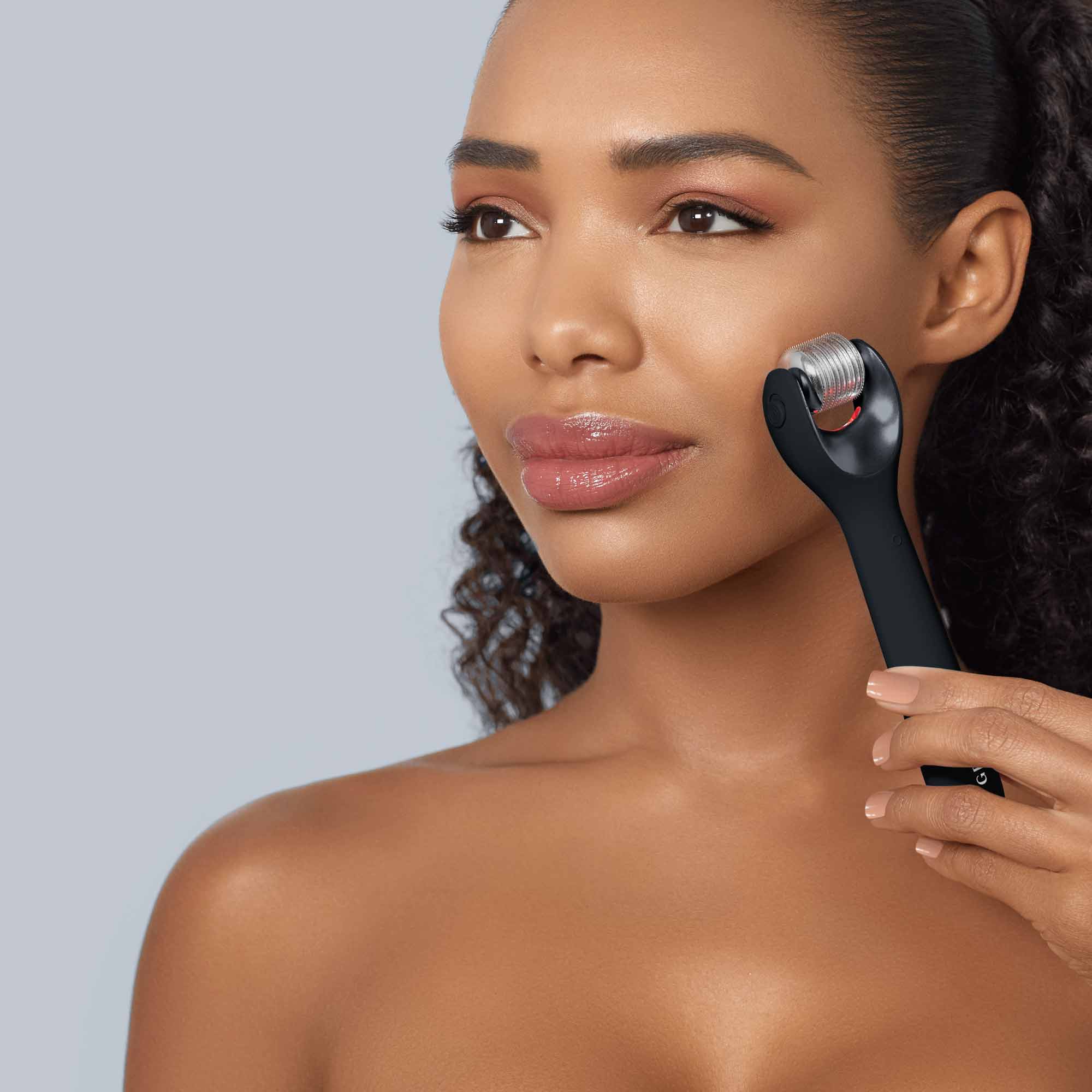 MicroNeedle Face Roller 9 em 1 Black