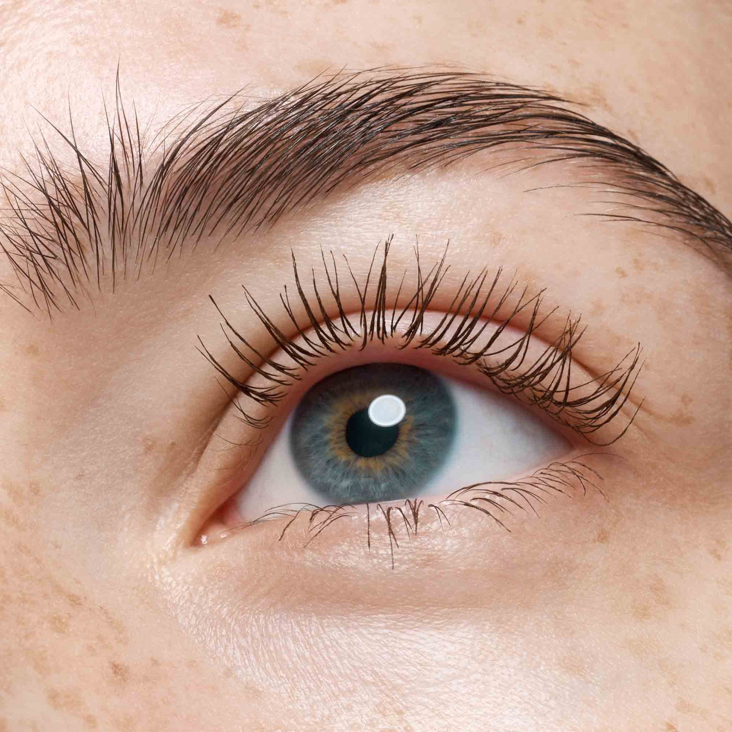 Máscara de volume castanha à prova de água Glam &amp; Doll